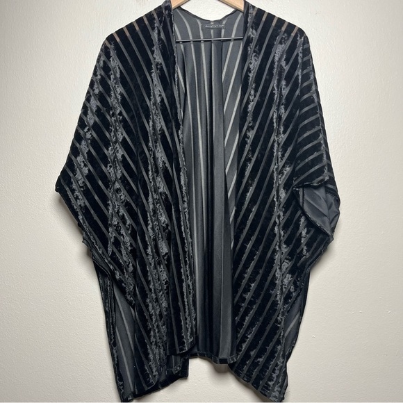 Do Everything in Love Women Kimono Black Velvet One Size Whymsigoth Dark Romanti - Picture 1 of 8